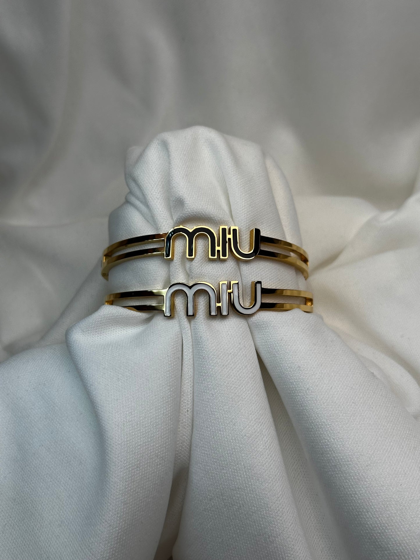 MIU, MIU INSPO BANGLE