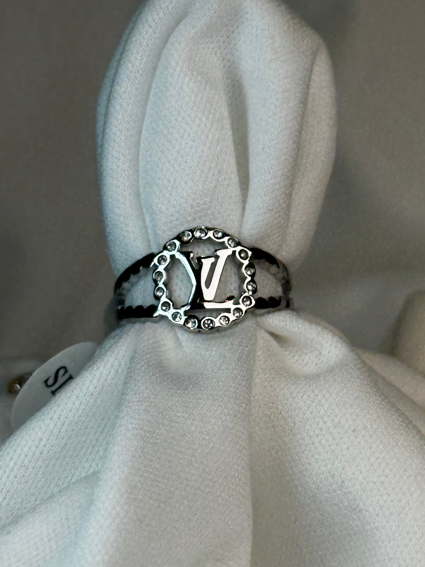 LV oval Ring (Gold & Silver)