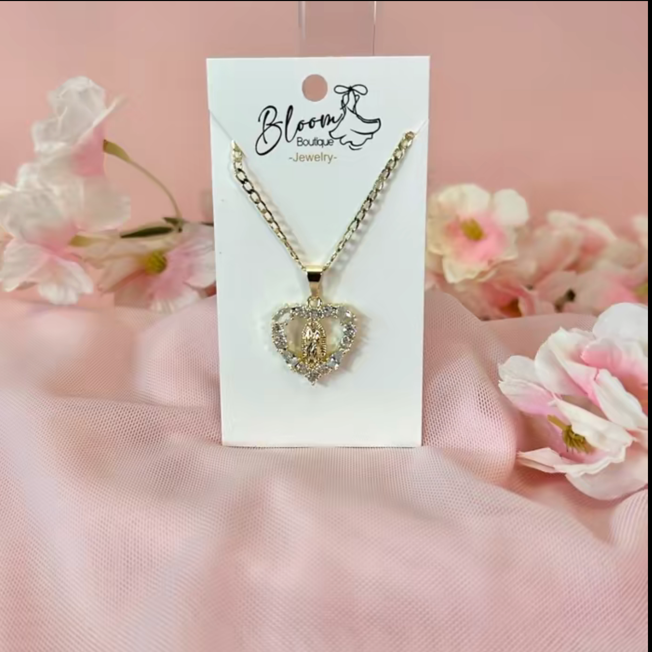 Mi virgencita necklace